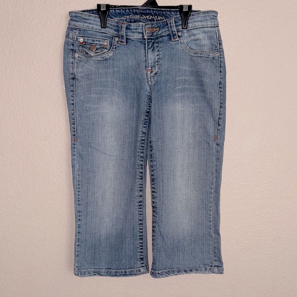 Refuge Premium denim distressed wide leg capris with a flip back pockets Sz 9